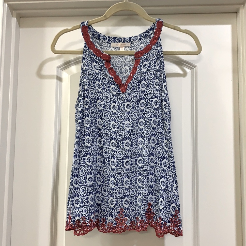 Skies are Blue tank size small